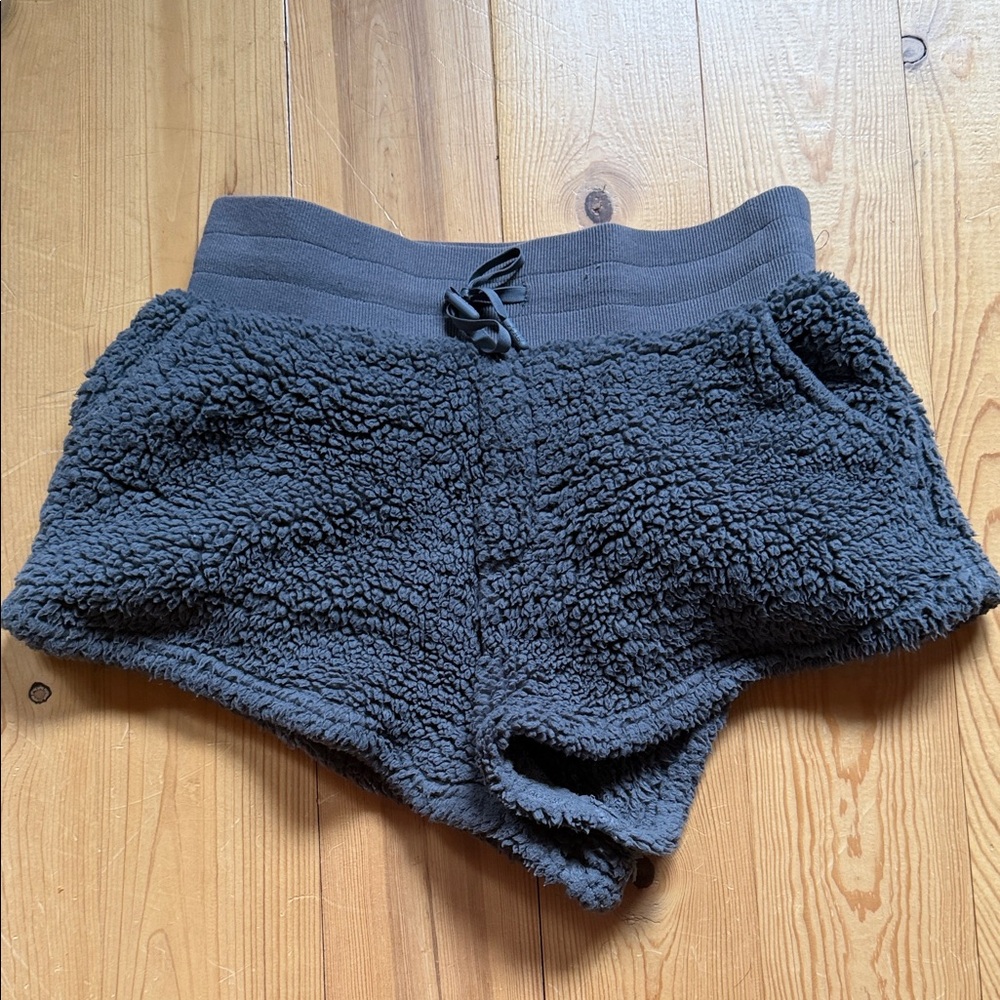 POPFLEX faux Sherpa shorts grey